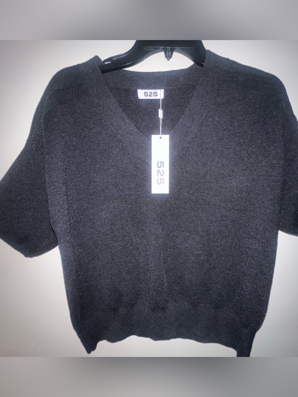 525 America Black V-Neck Short Sleeve Sweater size Medium